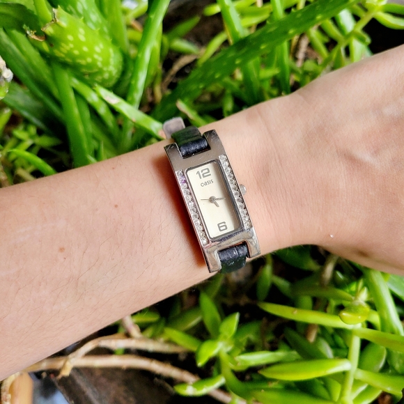 Vintage Genuine Leather Oasis Rhinestone Watch - Picture 1 of 9